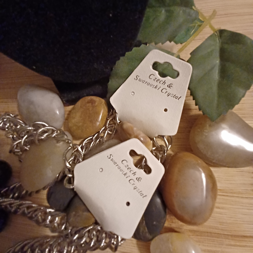 Swarovski choker necklace. - Picture 2 of 4